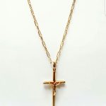 kruis met ketting